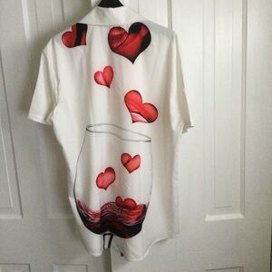 White Men's Short-Sleeve Shirt with Red Heart & Wine Print